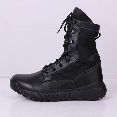 Scarpe tattiche leggere e impermeabili da avere per il lavoro quotidiano