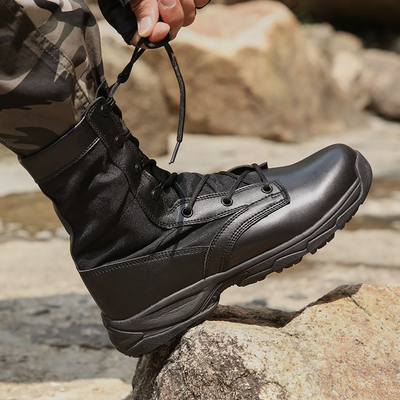 Stivali di gomma da combattimento per uomini con rivestimento isolante