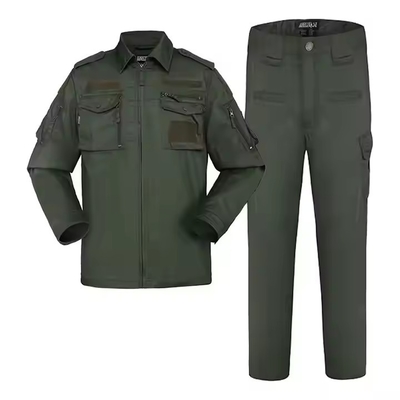 Uniforme da combattimento tattico da campeggio.
