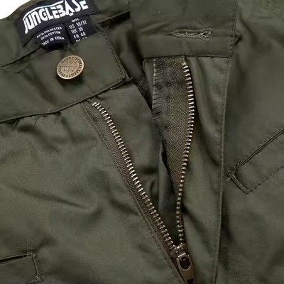 Uniforme da combattimento tattico da campeggio.